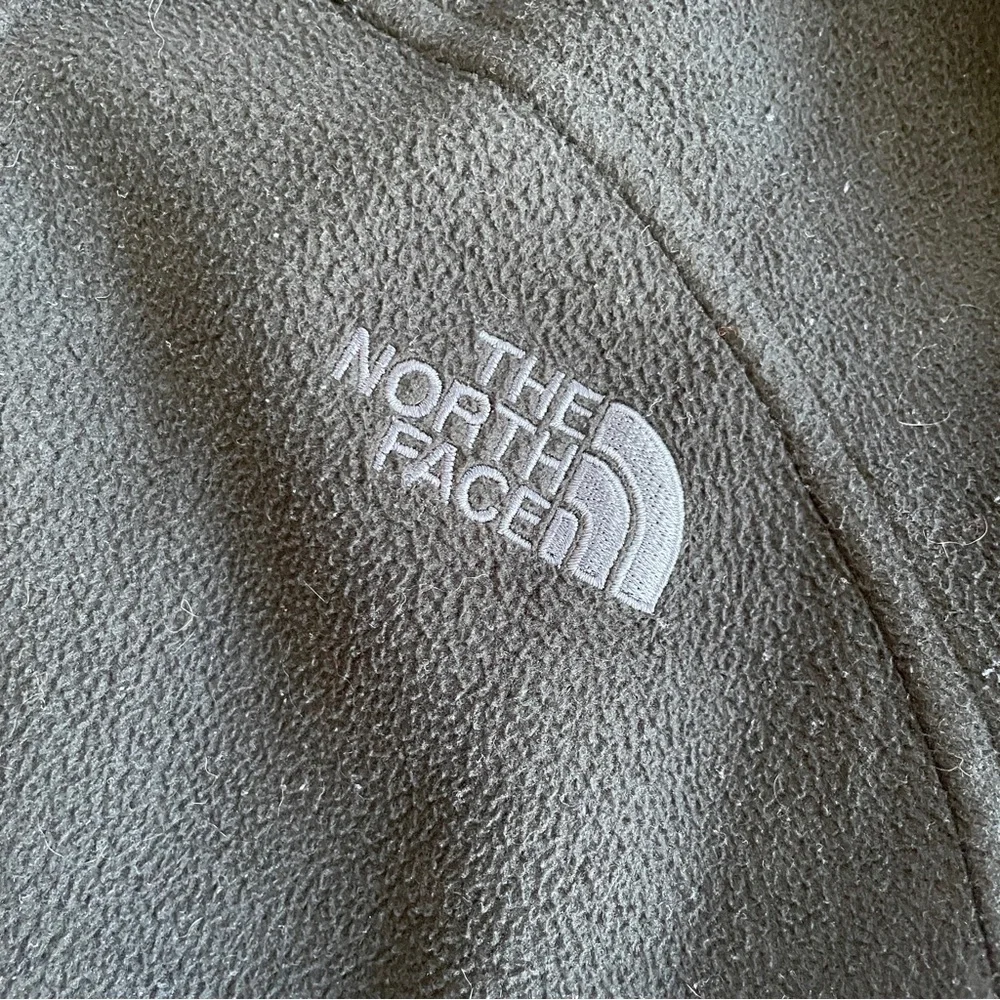 The North Face Men's Black Fleece Windwall Mock Neck Full Zip Jacket Size Medium